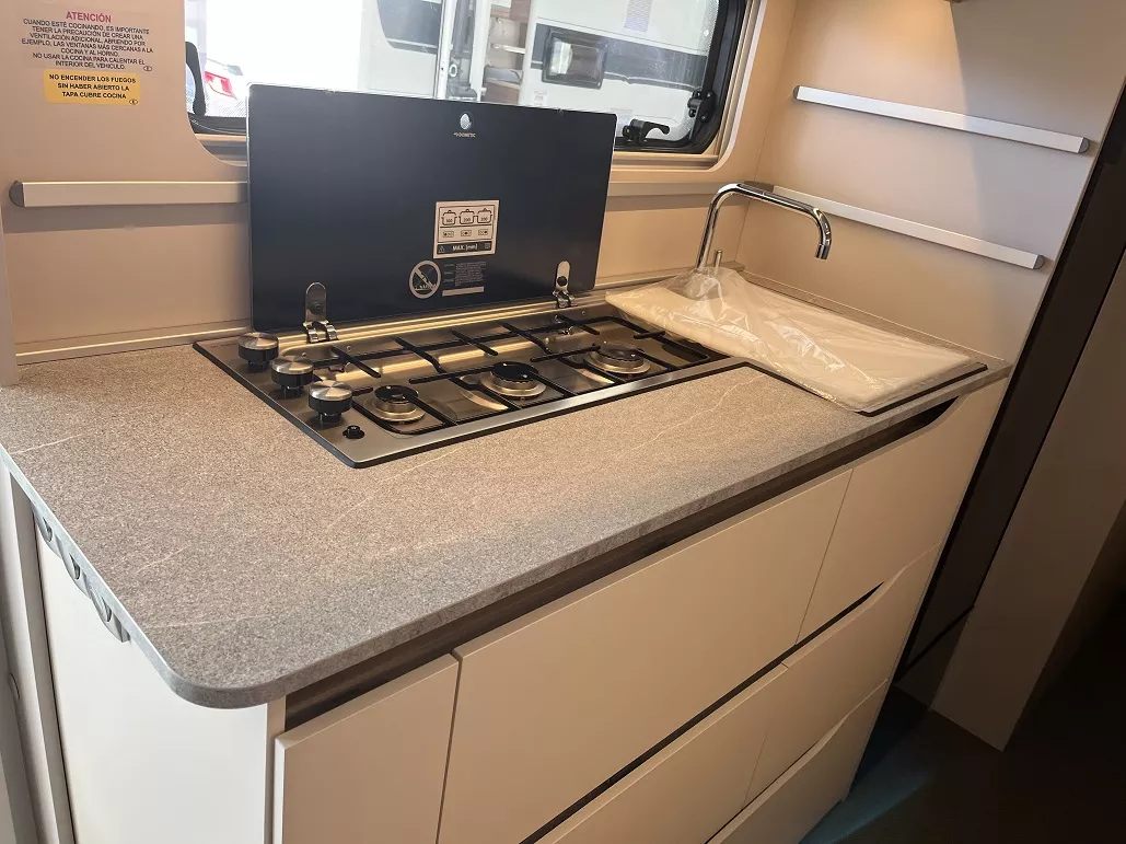 Caravana Adria Adora 573 PT - Imagen 5