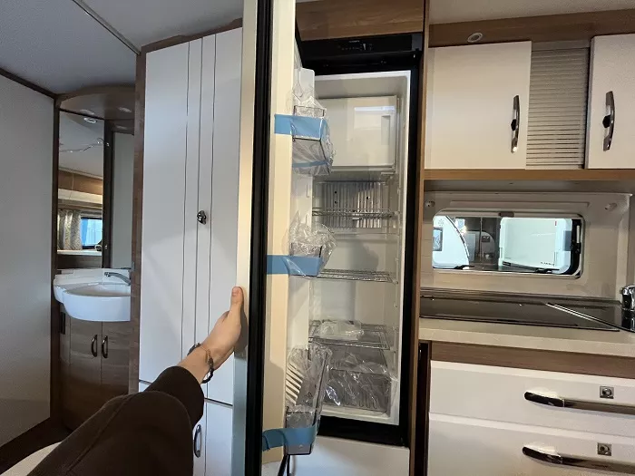 Caravana Hobby 560 KMFe DELUXE