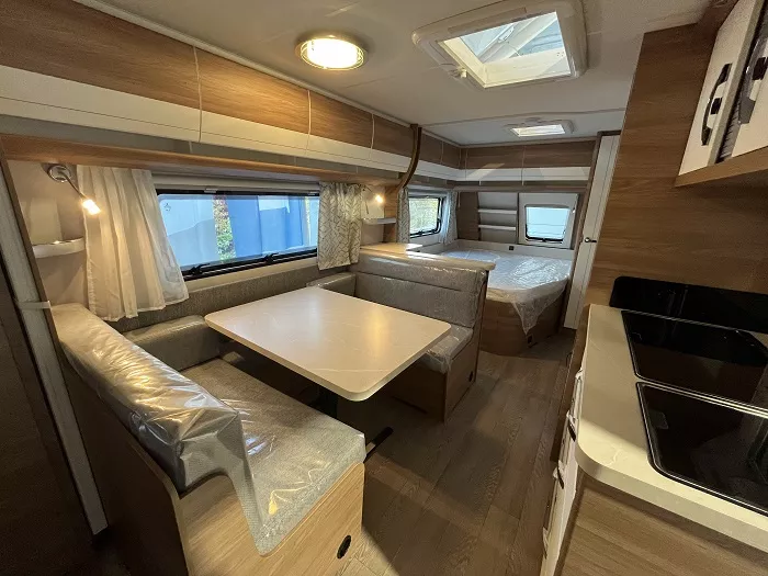 Caravana Hobby 560 KMFe DELUXE