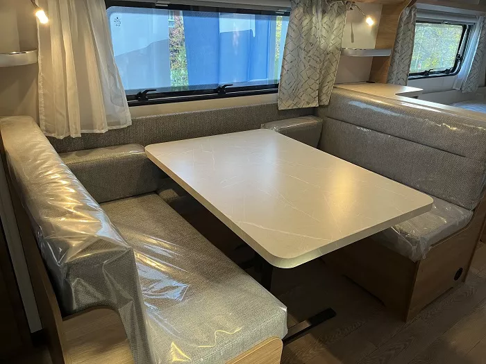 Caravana Hobby 560 KMFe DELUXE
