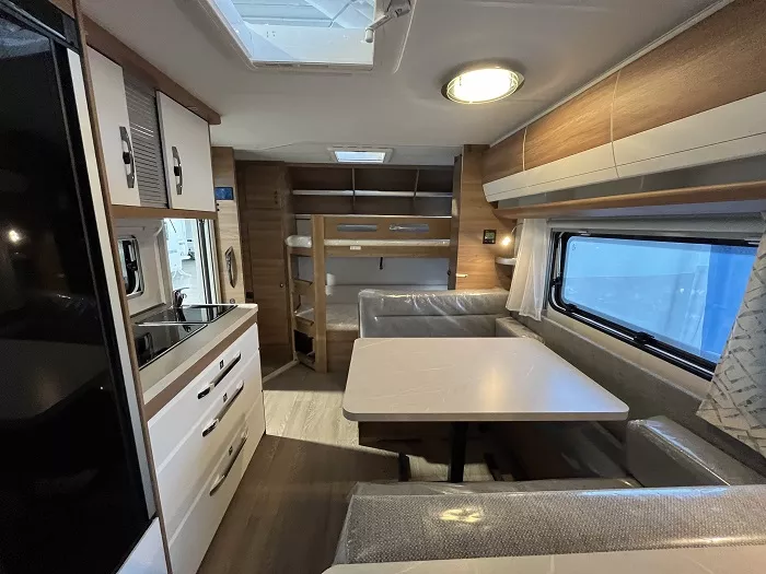 Caravana Hobby 560 KMFe DELUXE
