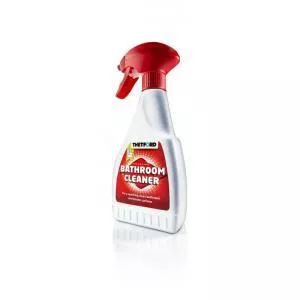 Detergente en spray especialmente desarrollado para limpiar de manera fácil, segura y precisa todas las superficies plásticas dentro del baño. Caravanas Turmo