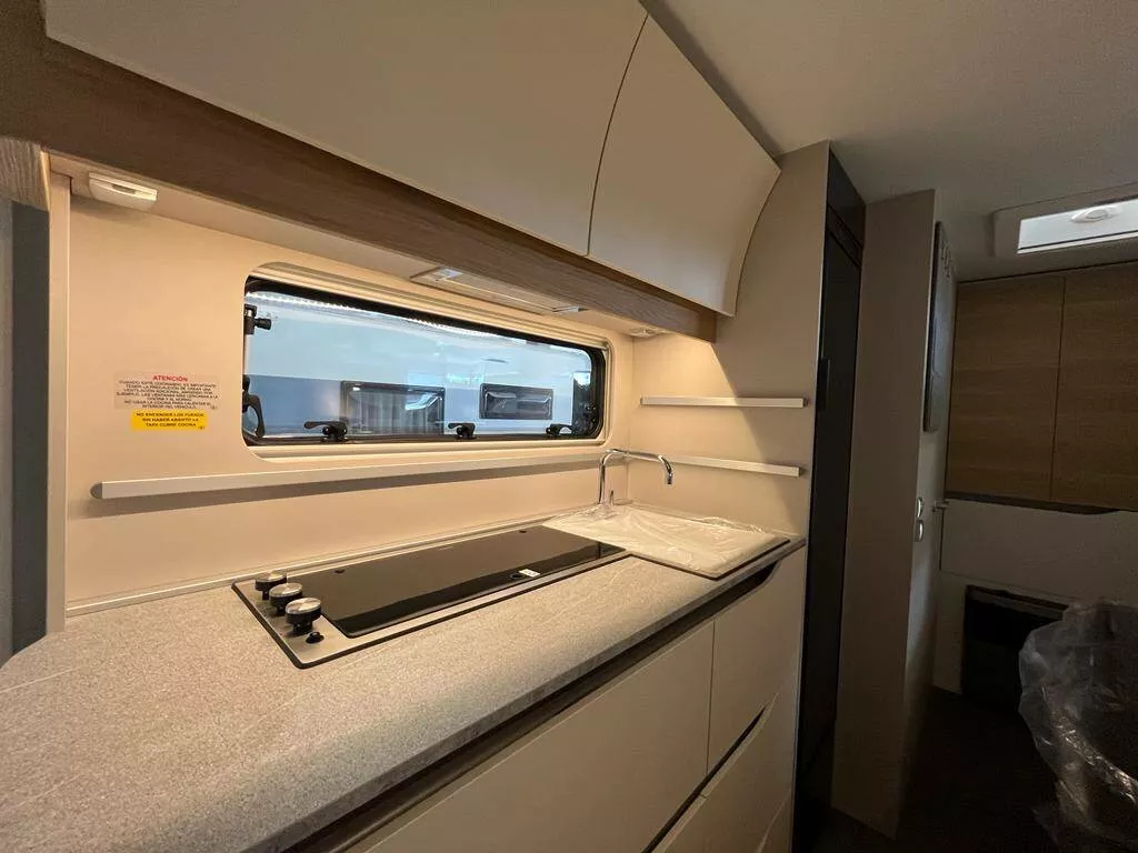 Caravana Adria Aviva 563PT Cocina