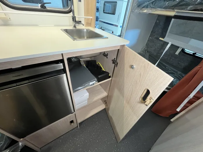 Caravana Adria Aviva Lite 360 DK - Imagen 10