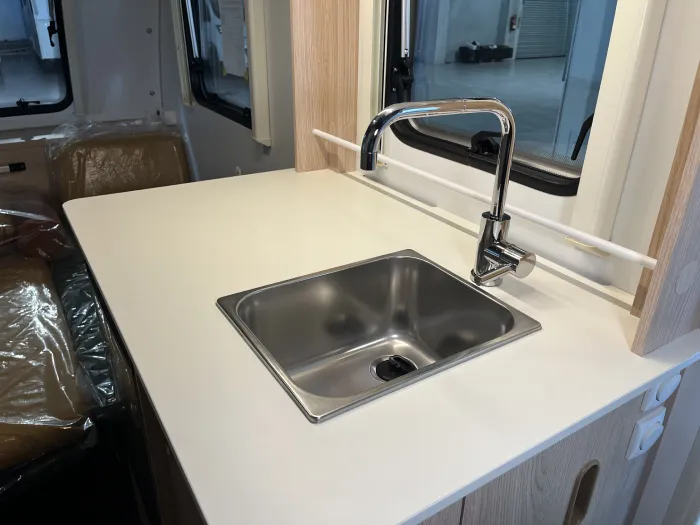 Caravana Adria Aviva Lite 360 DK - Imagen 8