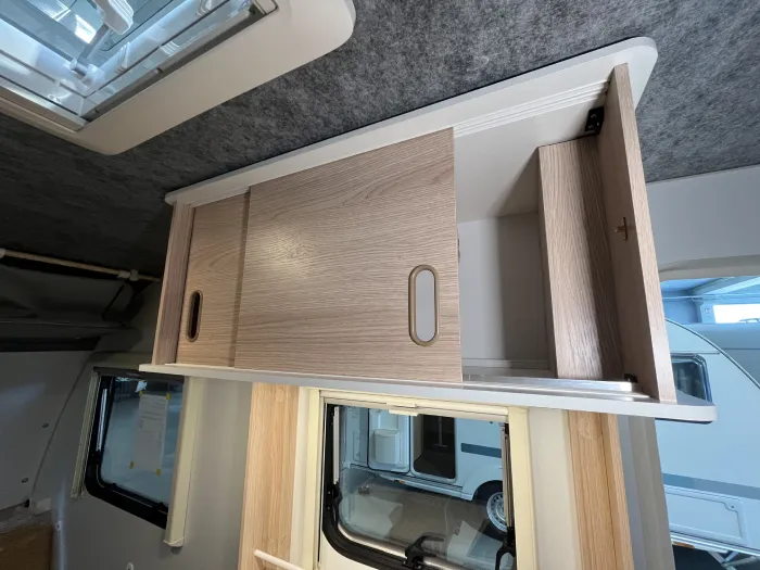 Caravana Adria Aviva Lite 360 DK - Imagen 11
