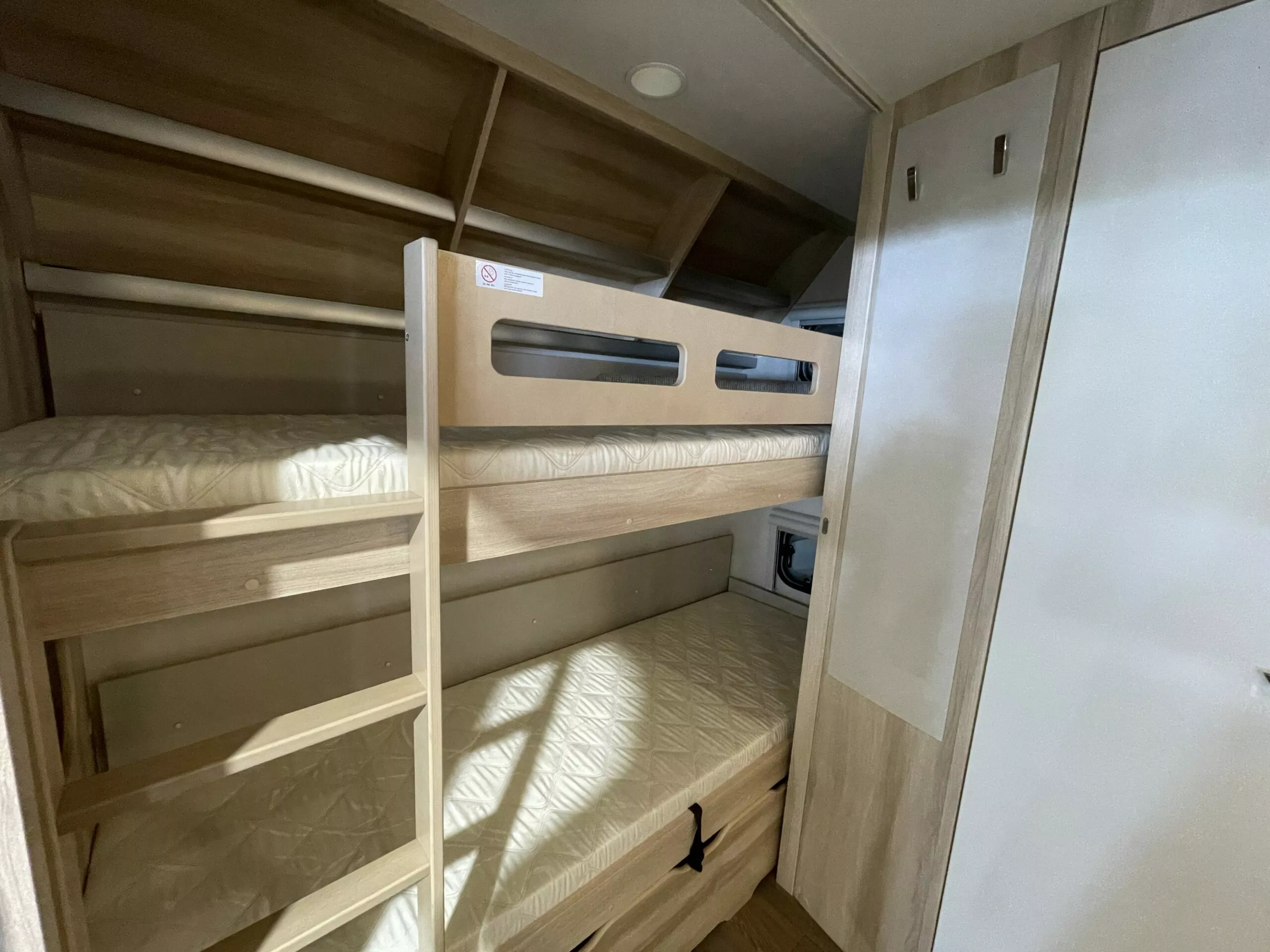 Caravana Hobby 490 KMF DELUXE - Imagen 4