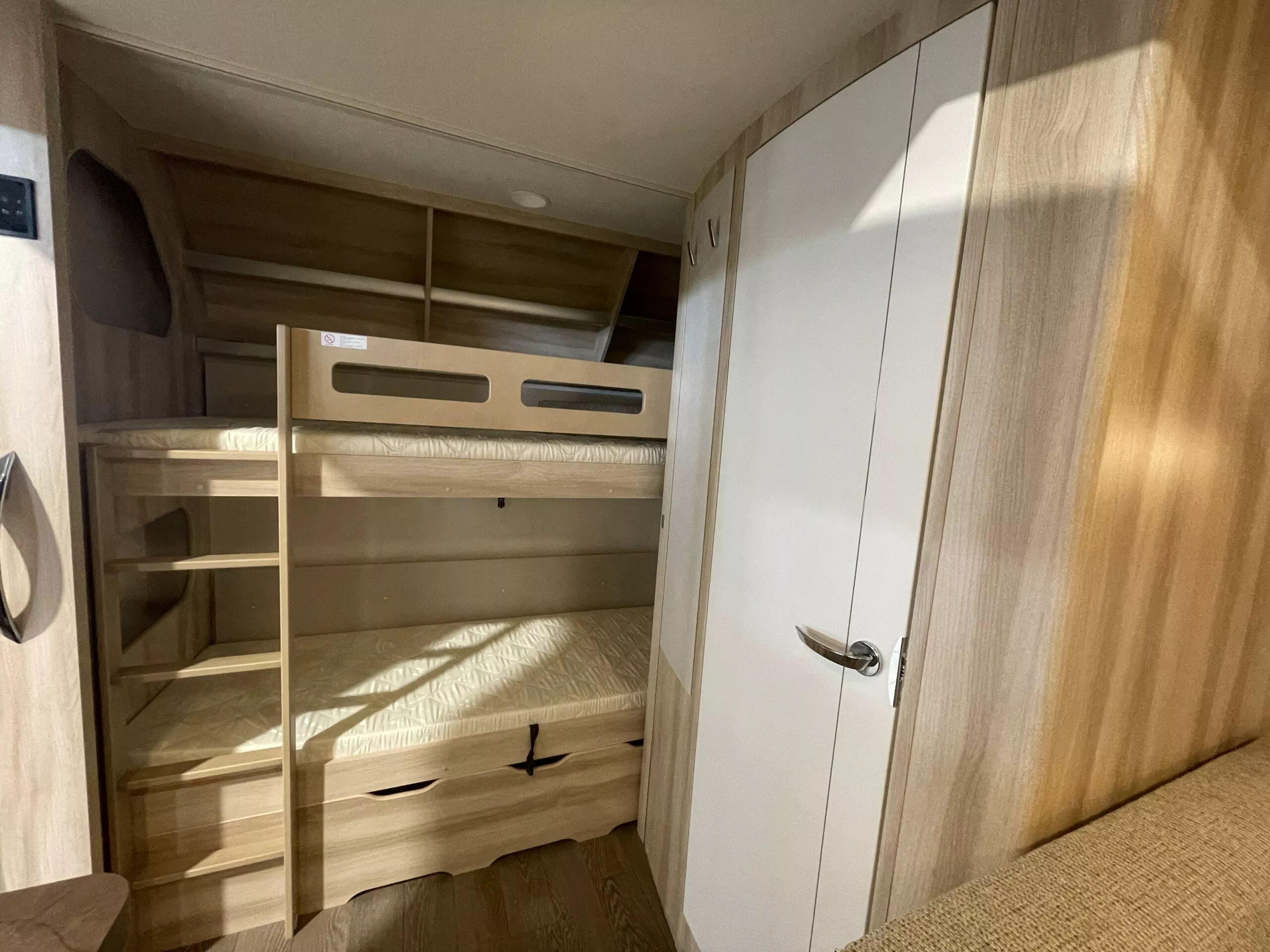 Caravana Hobby 490 KMF DELUXE - Imagen 7