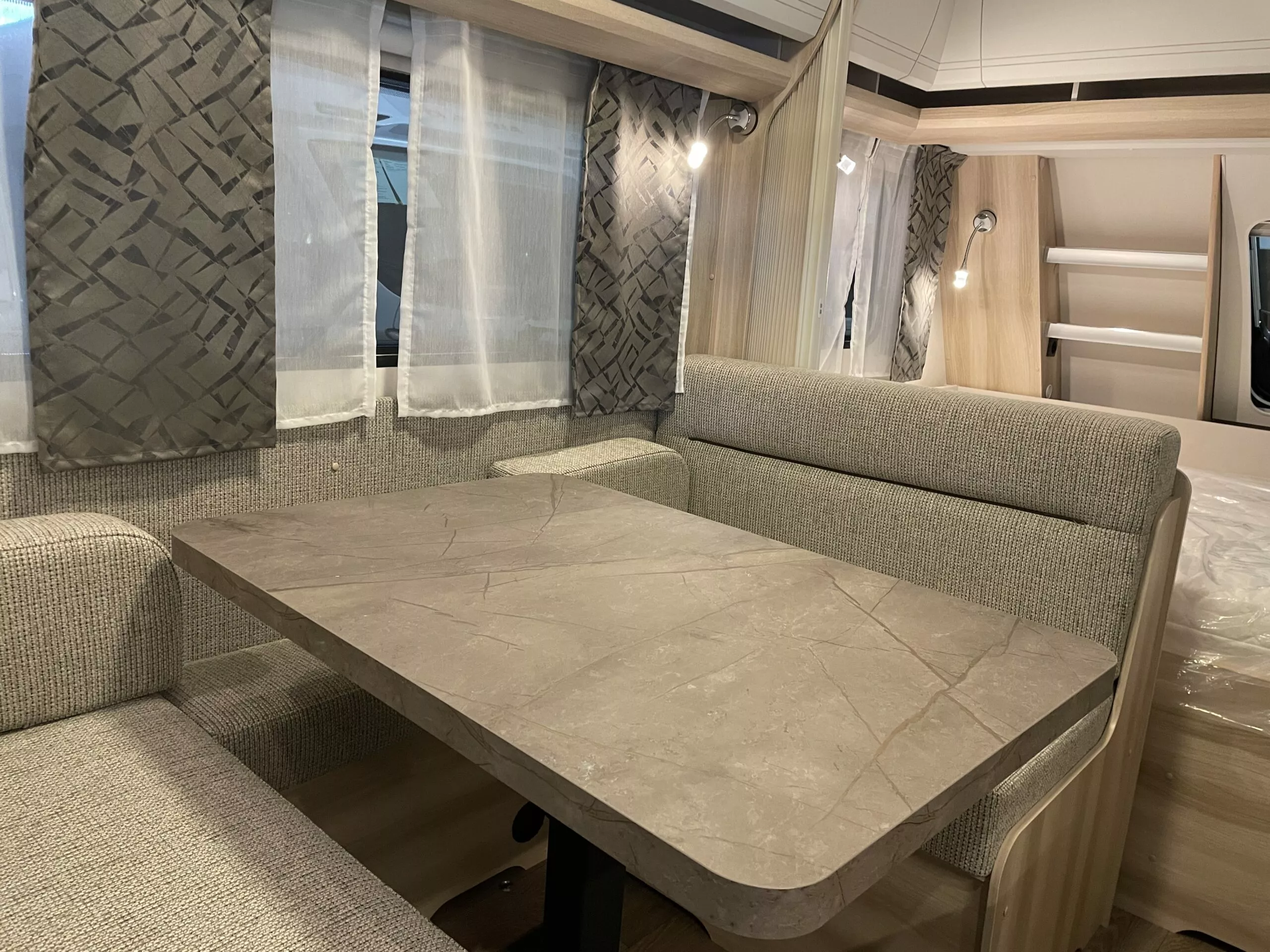 Caravana Hobby 490 KMF DELUXE - Imagen 8