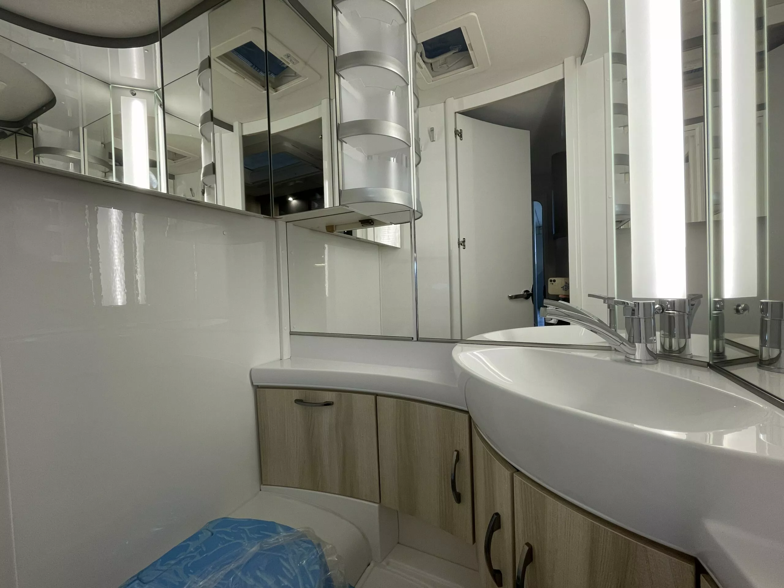 Caravana Hobby 490 KMF DELUXE - Imagen 15