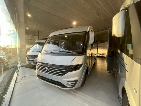 Autocaravana Adria Sonic Supreme 700 DL - Imagen 2