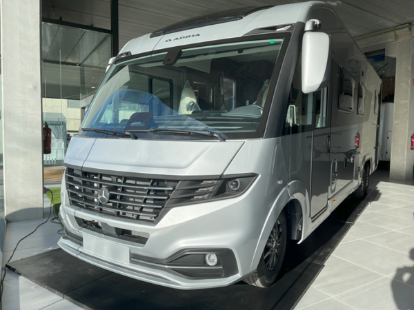 Autocaravana Adria Super Sonic 890 LC - Imagen 2