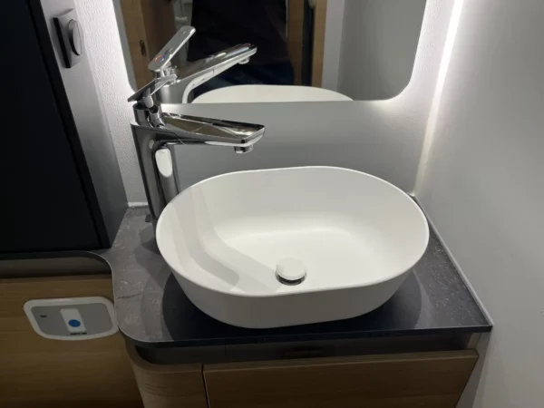 Autocaravana Adria Matrix 60Y 670 SL - Imagen 12