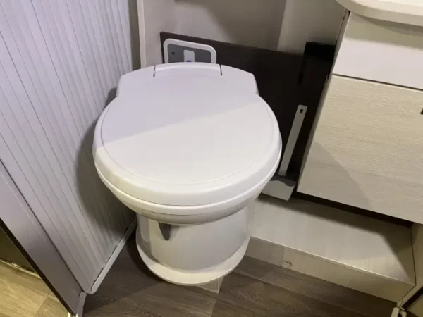 Foto del baño de la Challenger 378 XLB