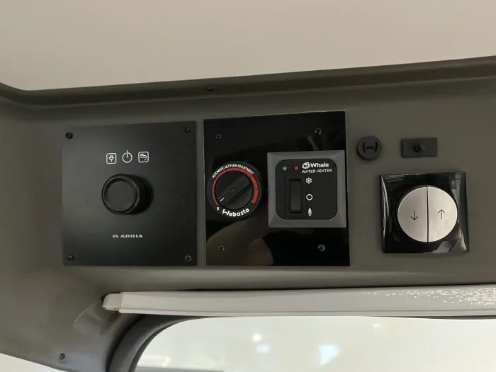 Adria Twin Supreme 640 SGX - Imagen 15