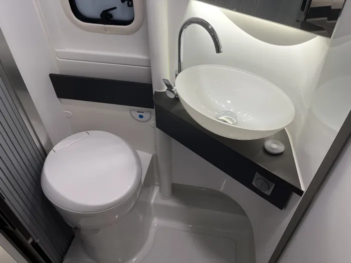 Adria Twin Supreme 640 SGX - Imagen 11