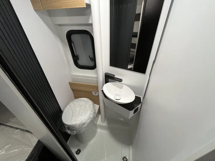 Camper Adria Twin 600 SPB Family - Imagen 15