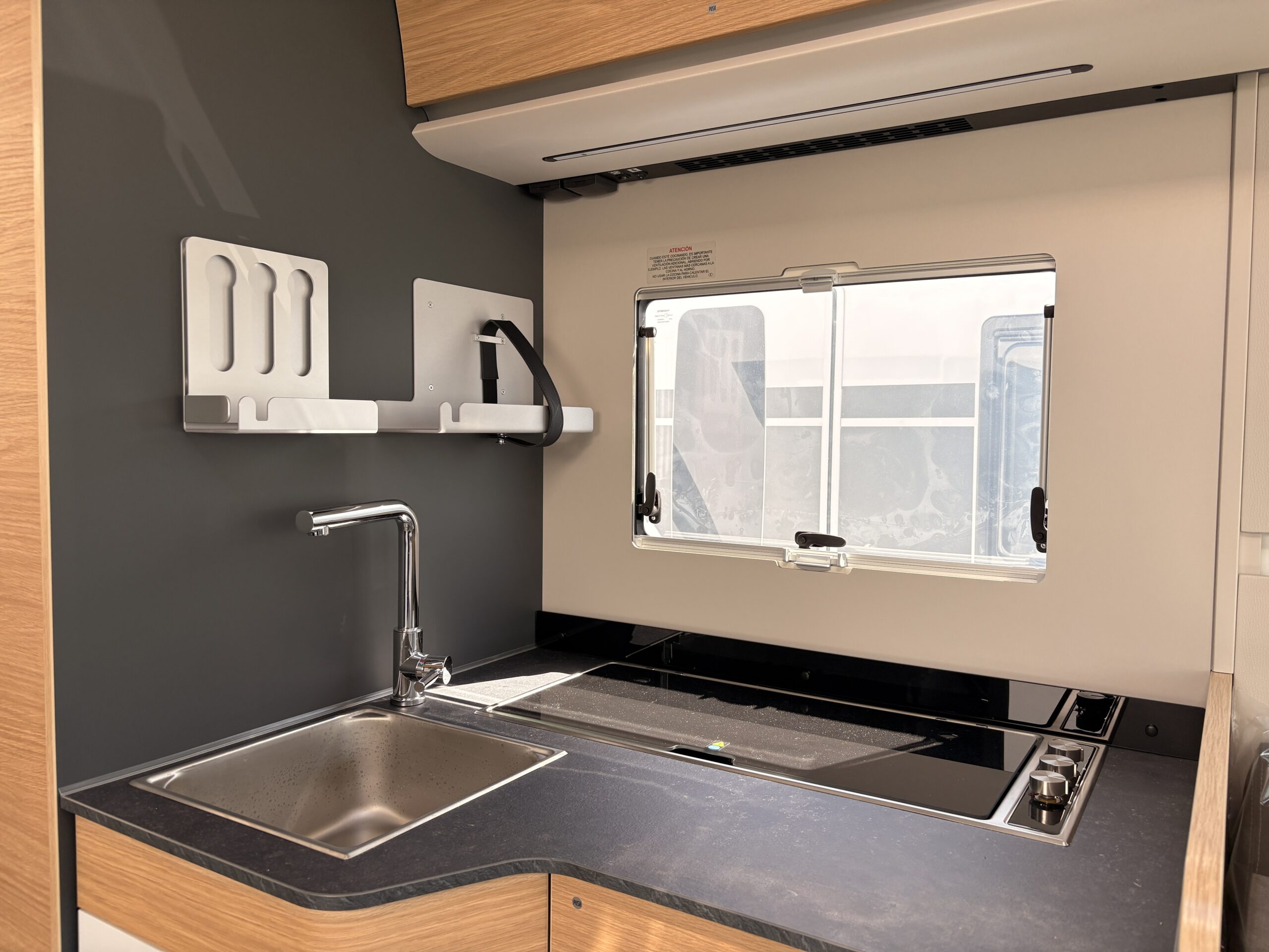 Autocaravana Adria Sonic 700 DL - Imagen 11