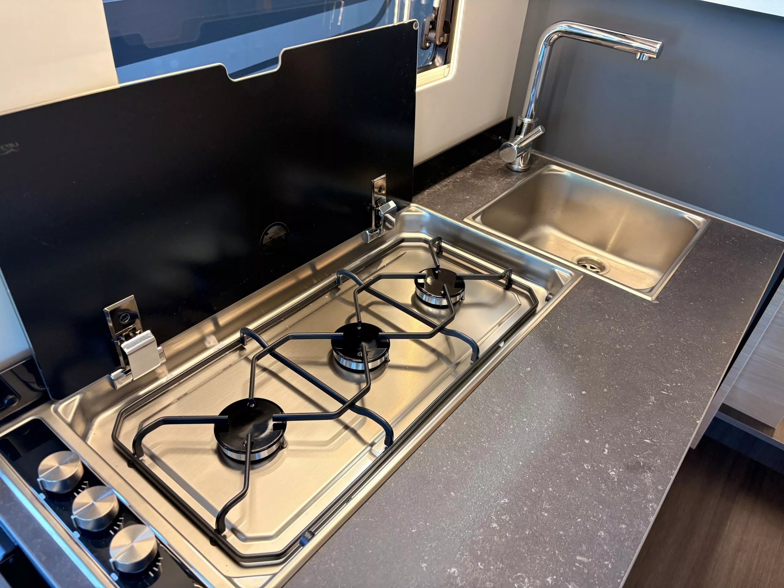 Autocaravana Adria Sonic 600SL - Imagen 18