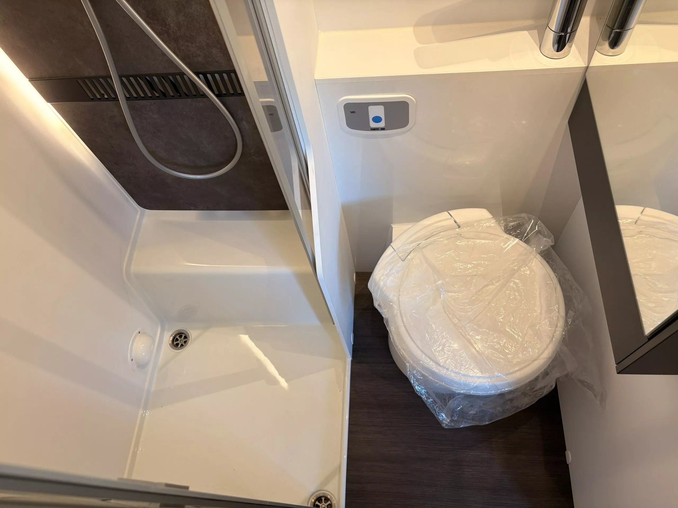 Autocaravana Adria Sonic 600SL - Imagen 19